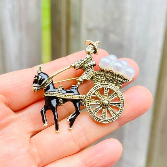 Donkey Cart Brooch Donkey Cart with Man Brooch Pin - Picture 3 of 6